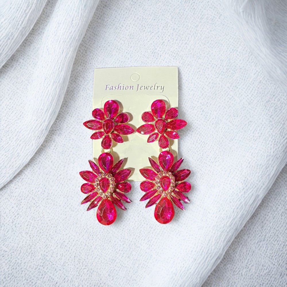 NWT Fuchsia Fashion Earrings